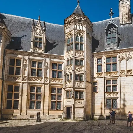 Appartement Calme et au cœur du centre historique à Bourges Extérieur photo